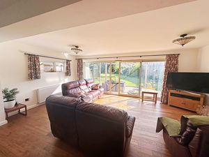 Lounge 1- click for photo gallery